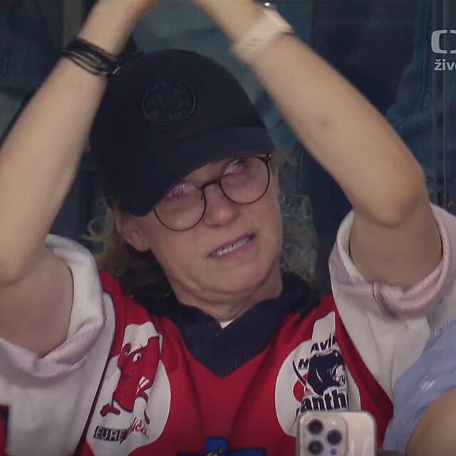 Maminka Marcela neudrela slzy.