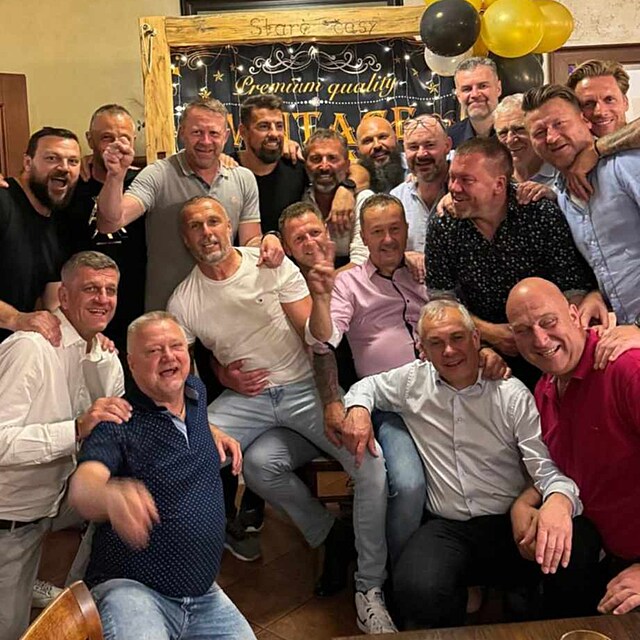Baro, Kov a Ujfalui paili na oslav kamarda Kuery.