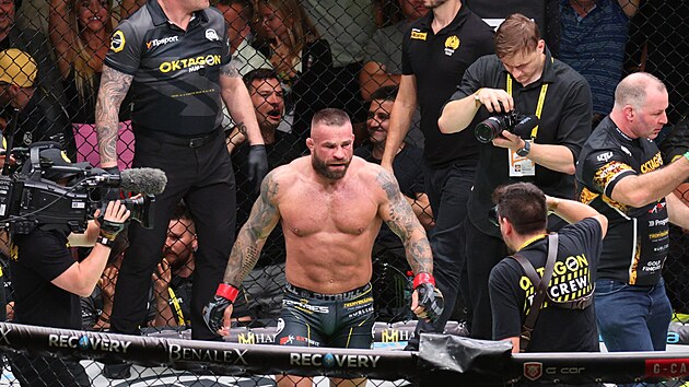 Karlos Vmola