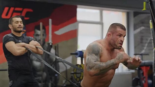 Karlos mak� s Muradovem, Attila d�e v noci!