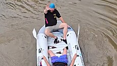 Maj� v pl�nu na raftu uplout 3000 kilometr�