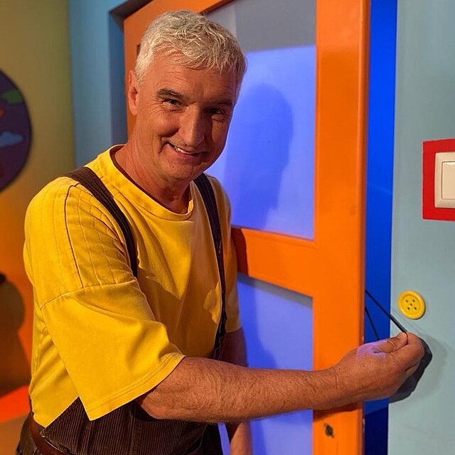 Michal z Kouzeln� �kolky na s�t�ch l�k� na sv� p�edstaven�. Lid� mu d�kuj� za...