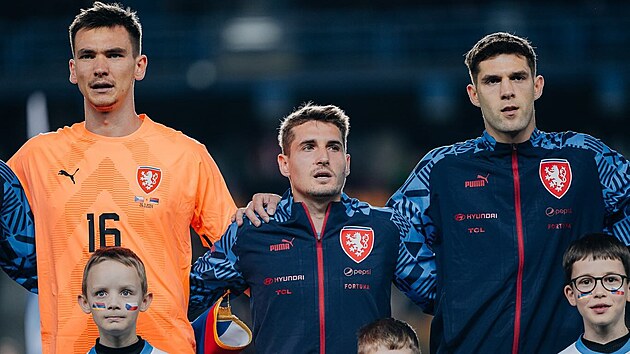 Michal Sad�lek (uprost�ed) p�i�el bizarn�m zp�sobem o Euro.