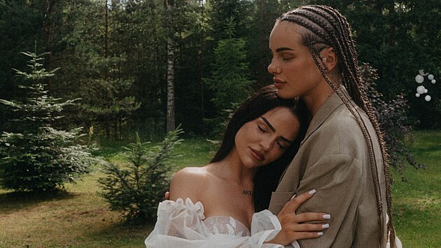 Zaspalov� a Levinsk� se vzaly. Nejsou ale man�elky, pouze partnerky a n�kte�� lid� se jim vysm�vaj�