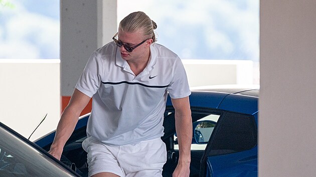 Erling Haaland vym�nil jachtu za luxusn� ferrari.
