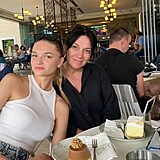 Vanessa �ervov� s matkou