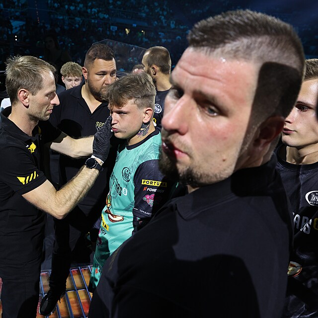 Clash of the Stars