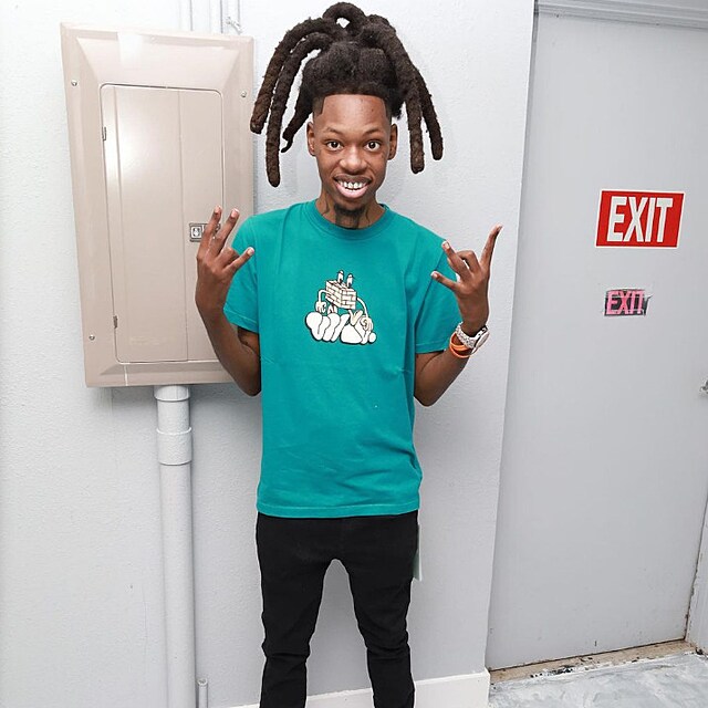 Mlad�ho rappera zast�elili v den jeho narozenin. Ve sv�ch p�sn�ch nast�nil, �e...