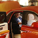Miloslava Ludvka pivezl i odvezl uxusn Rolls-Royce.