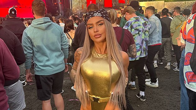 Dominika Hor�kov�