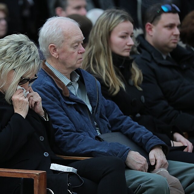 Barbora Krejkov sedla na pohbu Jany Novotn v prvn ad.
