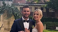 Petr Mrázek se oenil s krásnou Sárou!
