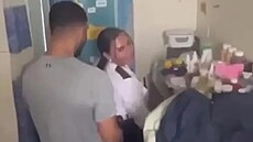 OnlyFans tv�rkyn� a b�val� dozorkyn� m�la sex s v�zn�m.