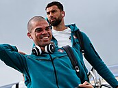 Pepe ukon�il svou profesionální fotbalovou kariéru. Jako profesionál odehrál...