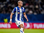 Pepe ukon�il svou profesionální fotbalovou kariéru. Jako profesionál odehrál...