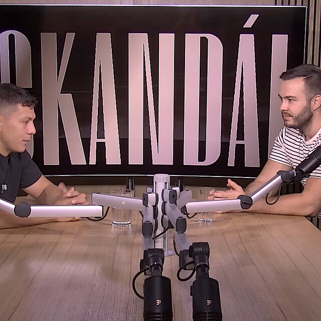 Tom Linh Le Sy probral s redaktorem Expresu budoucnost Clashe i vechny kauzy.