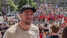 MMA bijec Viktor Pe�ta za�el na Prague Pride.
