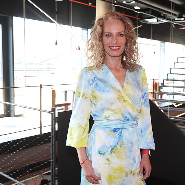 Tiskov� konference P��b�hy siln�ch �en s moder�torkou Kristinou Kloubkovou.