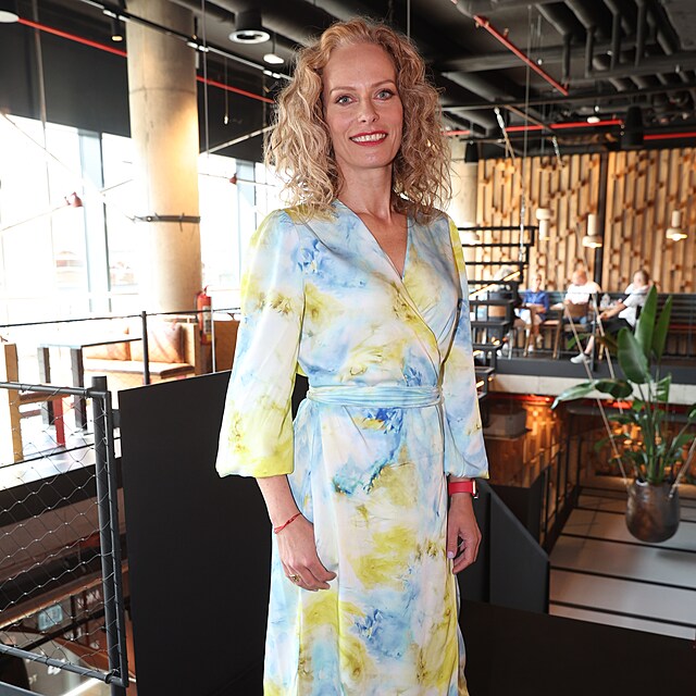 Tiskov� konference P��b�hy siln�ch �en s moder�torkou Kristinou Kloubkovou.