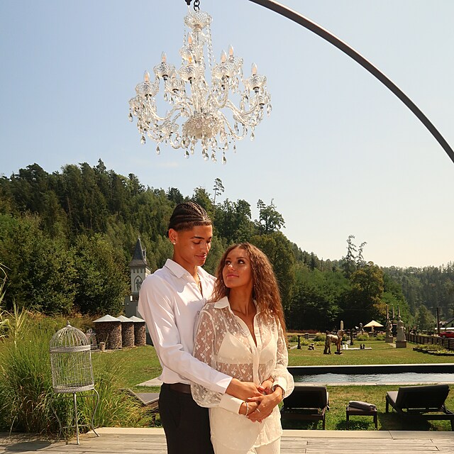 Carrie Kirsten a jej partner Pedro na Hrad Kunzov