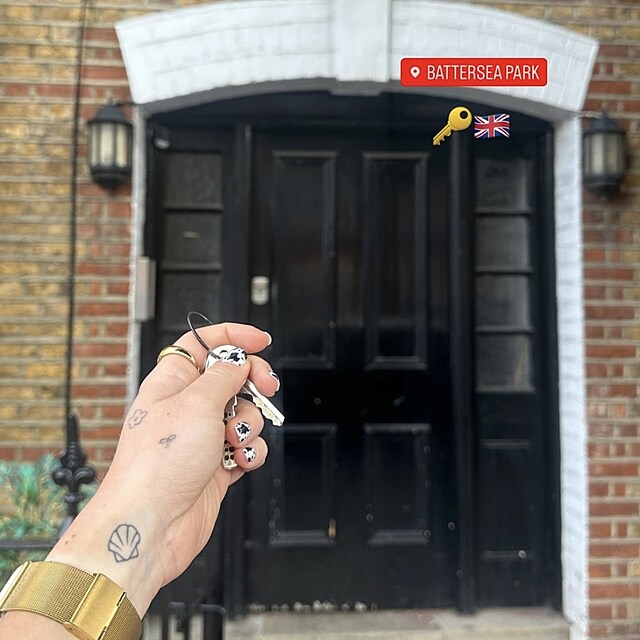 Mariana Prachaov se odsthovala do Britnie, jet ped tdnem tam probhaly velk protesty