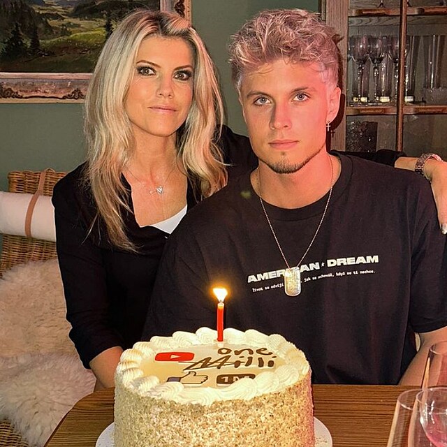 Marinek uspodal dal setkn s fanouky. Ti u sice nemuseli platit, lid...