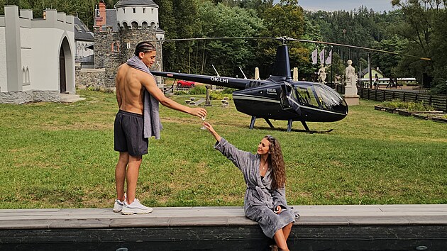 Carrie Kirsten s partnerem Pedrem na Hrad Kunzov.
