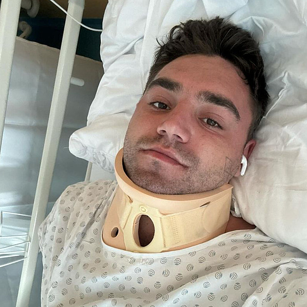Rapper Rohony je v nemocnici. Lidé na sítích spekulují, co se mu stalo. Zmlátil ho Separ, píšou někteří