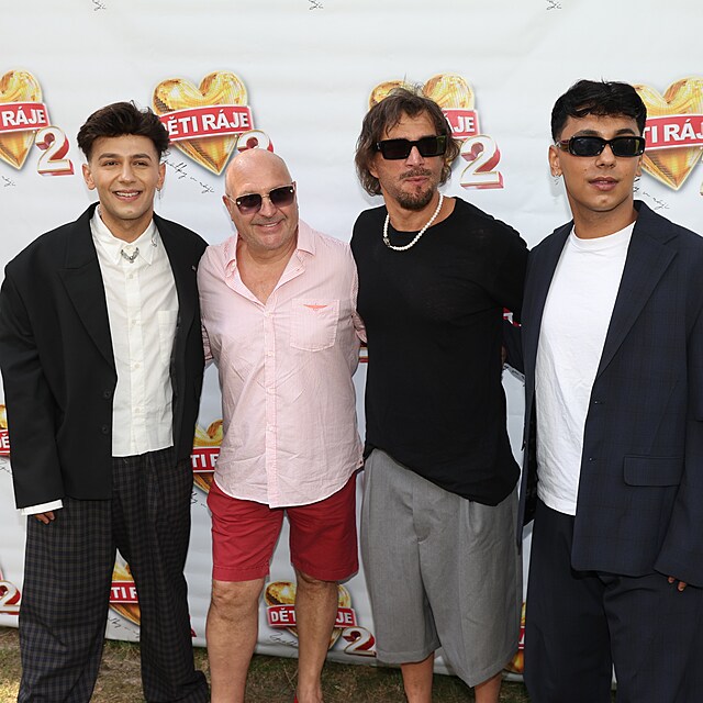 Tiskov� konference D�ti r�je