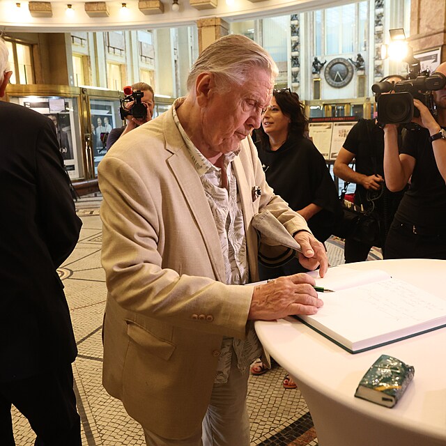 Petr Kostka napsal Karlu He�m�nkovi vzkaz.