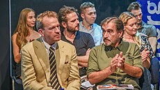 Um�lci nominovaní na Ceny Thálie: V pop�edí Stanislav Majer, za ním Miloslav...