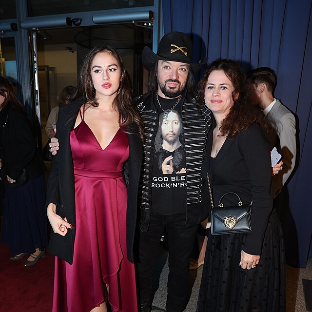 Robert Kodym s man�elkou Zuzanou a dcerou Am�li� Annou