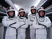 Na Zem se vrátili první vesmírní turisti. V �ele posádky byl miliardá� a lidé...