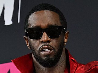 Rapper Diddy je ve vazb�. Hned n�kolik �en ho �aluje za zn�siln�n� a napaden�,...
