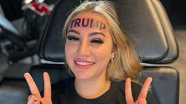 Influencerka si nechala na elo vytetovat jmno Trump. To tetovn je falen, promuje si OnlyFans, reaguj lid