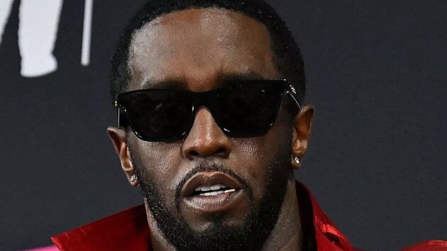 Rapper Diddy je ve vazb. Hned nkolik en ho aluje za znsilnn a napaden, prodval pr i drogy