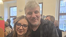 Romský aktivista Jaroslav Miko se pochlubil novou p�ítelkyní. N�kte�í poukazují...