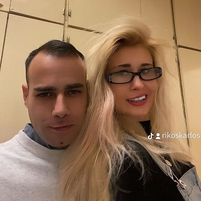 Po Shopaholic Adel pichz nov ptelkyn. dajn podvodnk ze seznamek m...