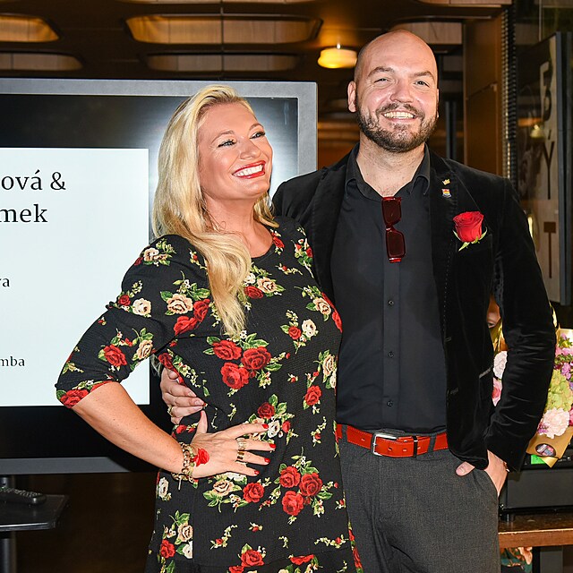 Lucie Borhyov� s hercem a tane�n�kem Martinem �imkem