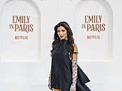 Bé H&#224; Nguyen na slavnostní premiée Emily in Paris