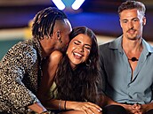 Nathan zkou�&#237; sbalit Dominique Alagii