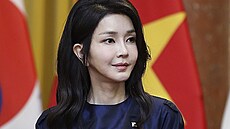 Kim Keon Hee vypadá tak mladistv�, �e na mezinárodním summitu by si ji klidn�...