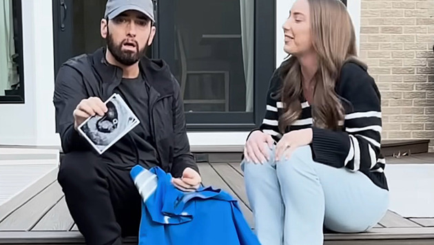 Eminem bude dědeček. O radostnou novinu se podělil v dojemném videoklipu