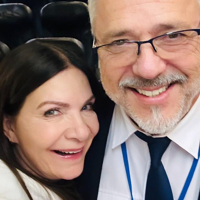 Anna K. let�la �pln� pr�zdn�m letadlem