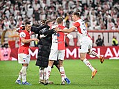 Slavia porazila Spartu 2:1 a má v �ele ligy �estibodový náskok.