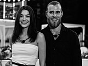 Pár z Love Islandu je ter�em kritiky. Podle lidí Tapu�ík a Vebrová svou lásku...