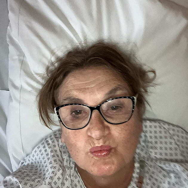 Eva Holubová měla výduť v hlavě. Z nemocnice poslala vzkaz Putinovi