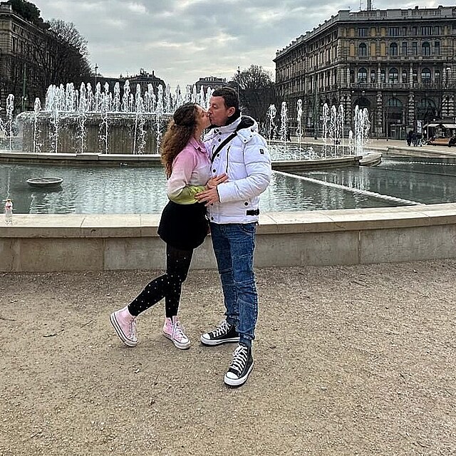 Romantick� fotografie Lucie Ottov� a Petra Jablonsk�ho z jejich spole�n�ho v�letu.