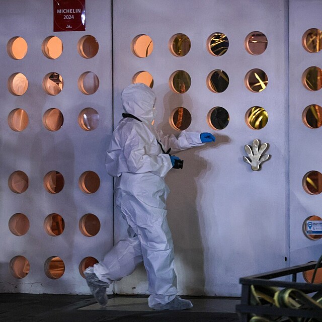 Forenzn� vy�et�ovatel� na m�st� �mrt� Liama Paynea