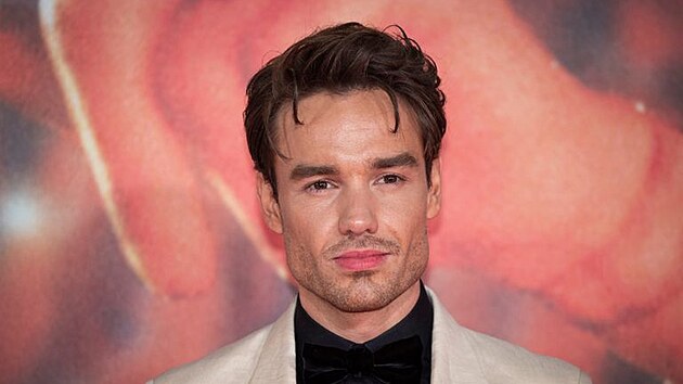 Zemel zpvk Liam Payne z One Direction. Bylo mu 31 let.